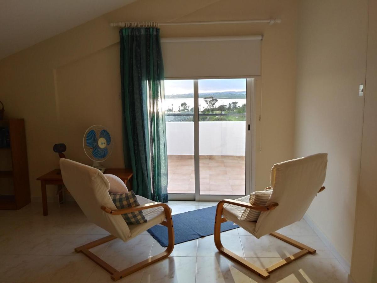 Must Stay - Sea & Salt Lake Panoramic View Apt Lárnaca Exterior foto
